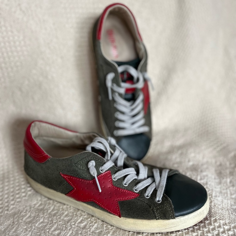 Ishikawa Red Star Sneakers